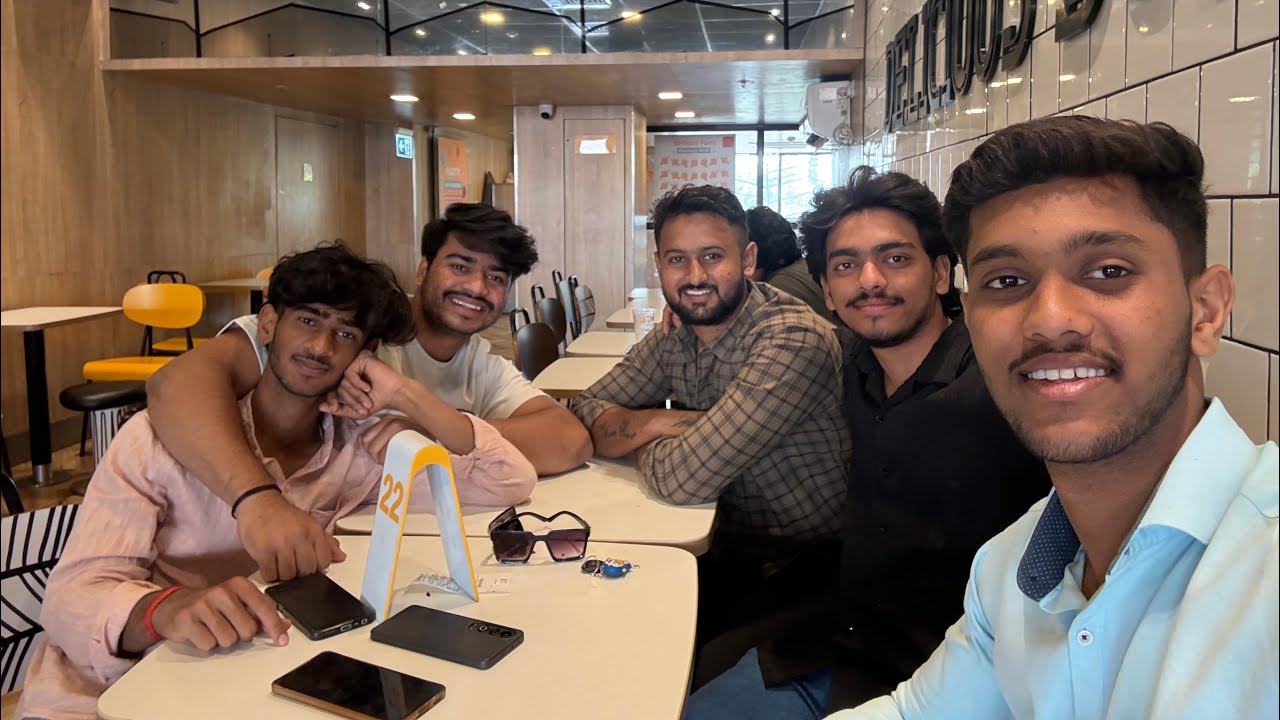 Shirdi vlog #pizzahut#friends#McDonalds✨😋