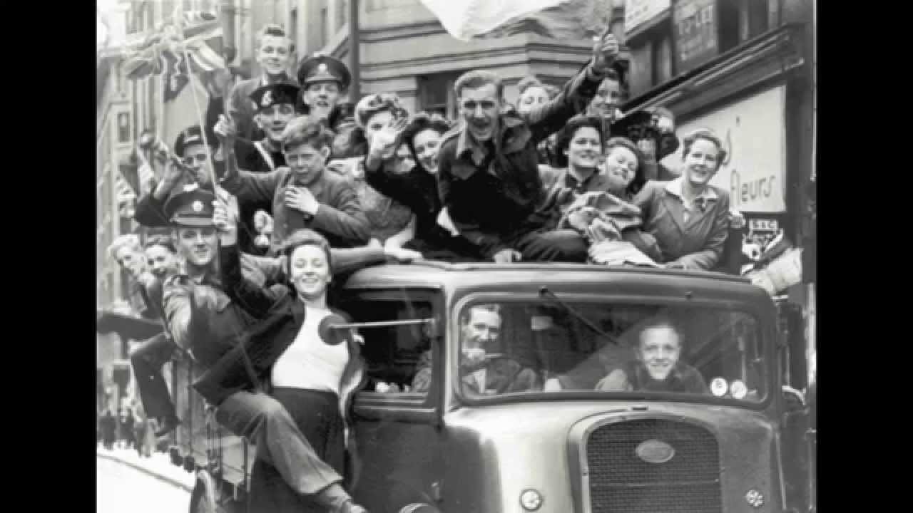 I'll Be Seeing You… Love Songs of WWII Sampler: Andrea Marcovicci