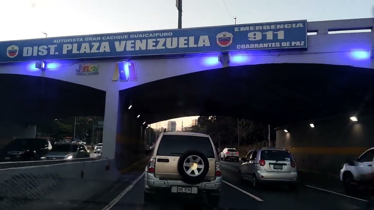 Bajando de Caracas al Aeropuerto