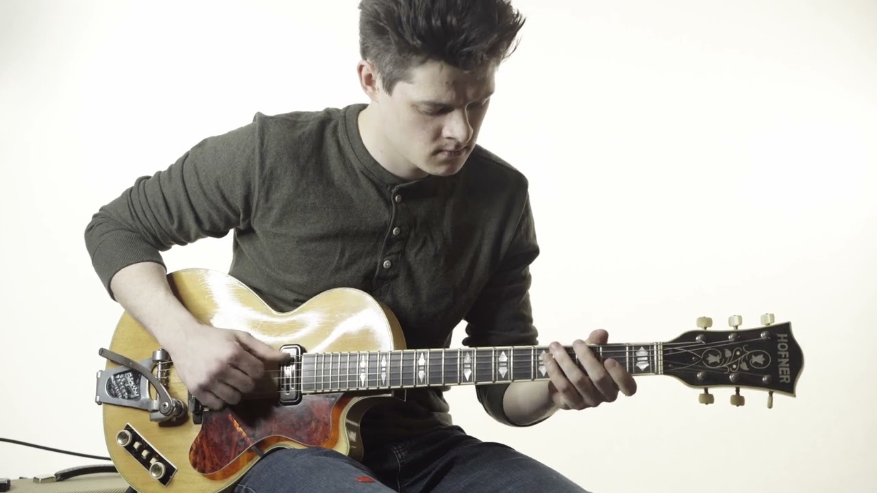 Hofner Club 60 guitar with Selmer Bigsby played by Louis Crosland. #hofner #guitar