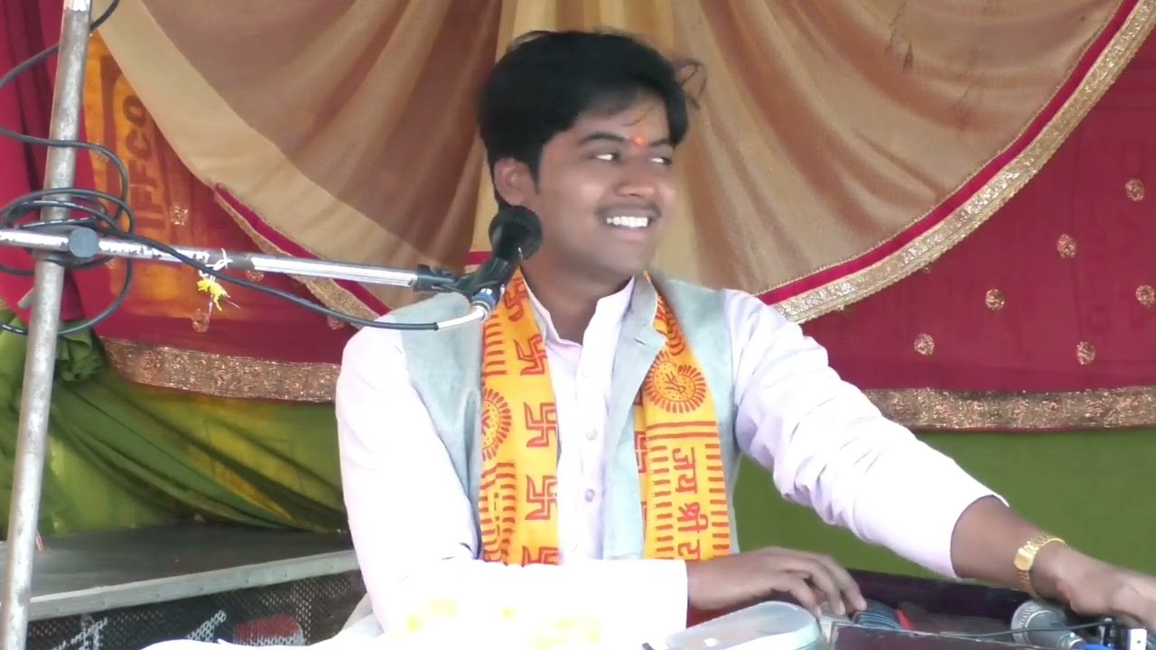 मंच पर बैठते ही गाई सुपरहिट वंदना / रखो मेरी लाज सभा के बीच / अंजनी के  #shivam_shastri 6393116205