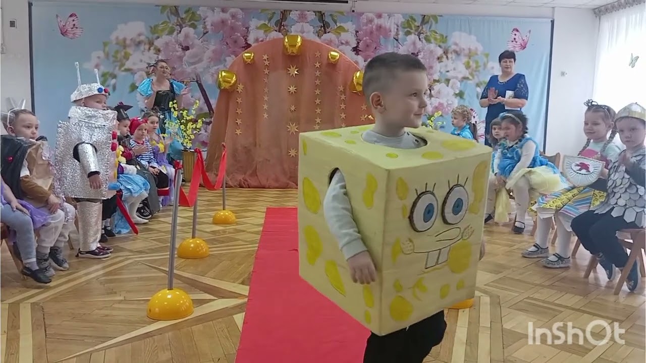 Весняний гламур. Показ мод у молодших групах