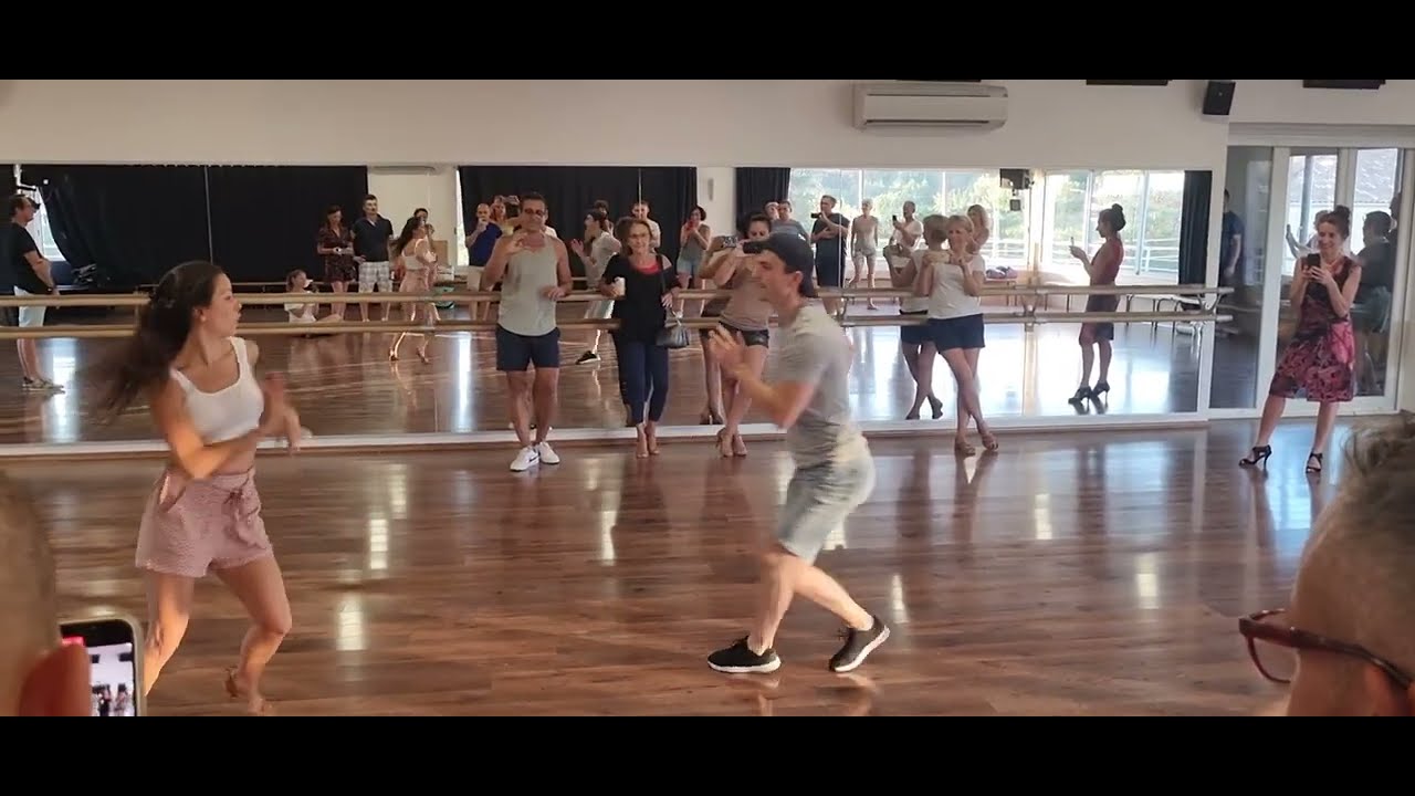 Salsa Workshop in Marseille by Sol Lemos & Mauro Acevedo