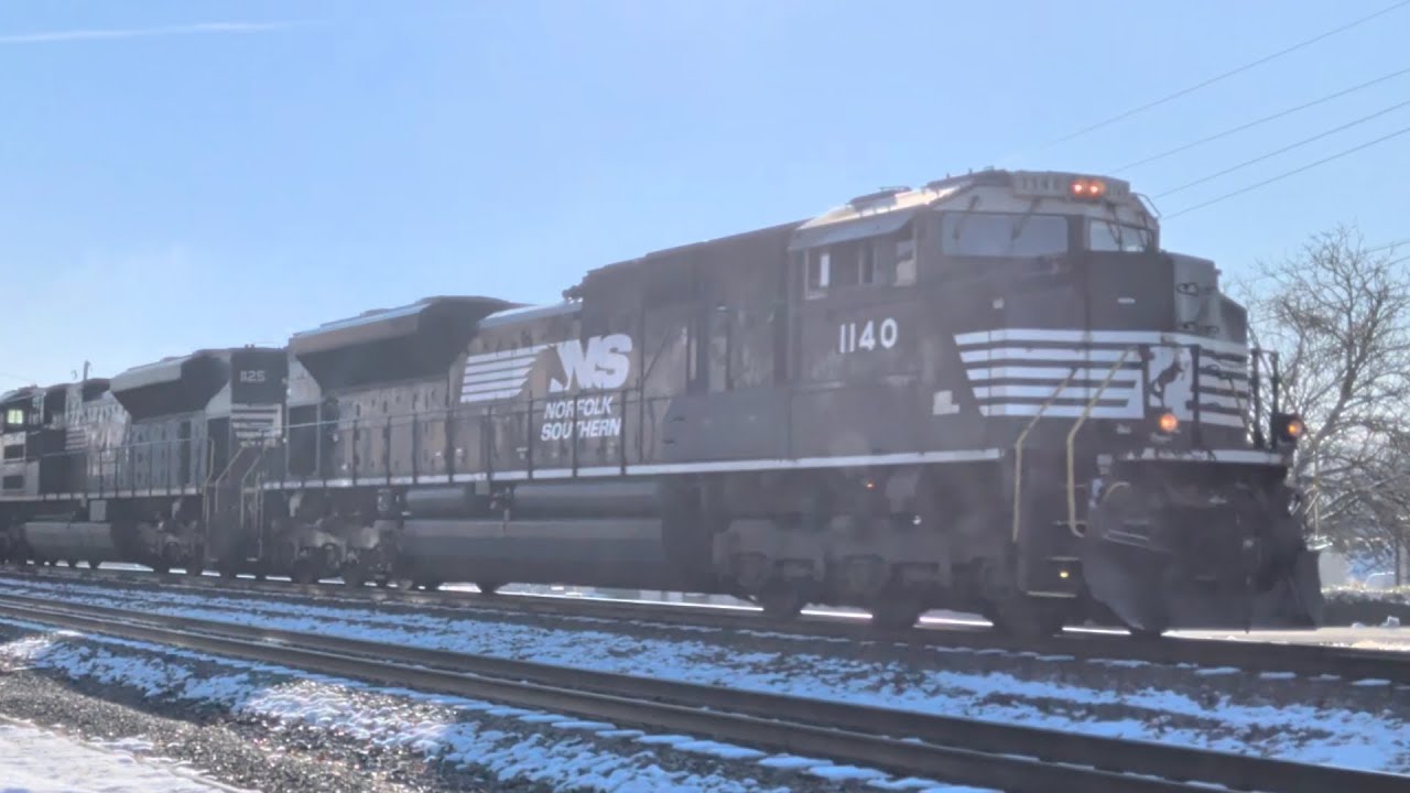 Norfolk Southern 800  series train thru Appomattox Virginia Dec 7, 2025 