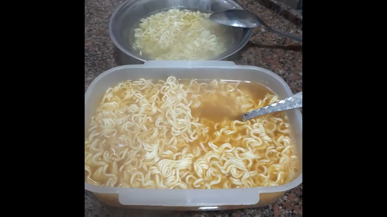 سهره جميله بعد الامتحنات مع الاندومي والفشار🍿🍿😋😋