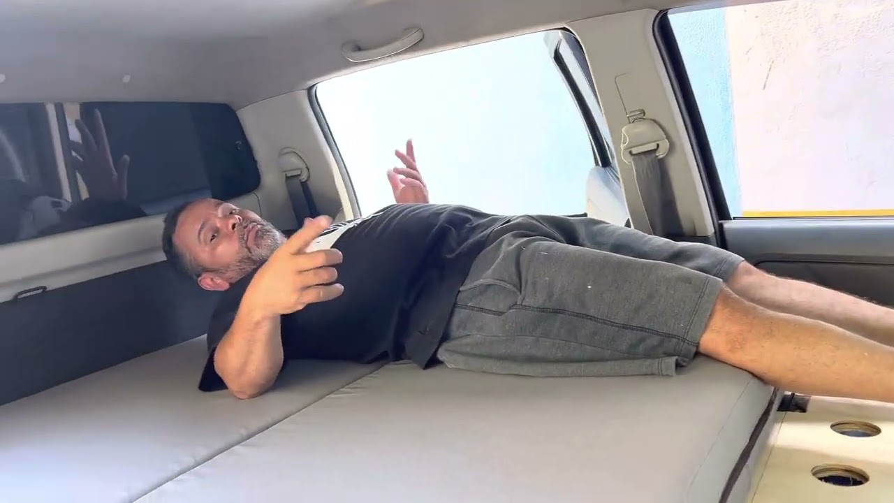 Como montar uma cama de casal dentro da cabina da Hilux motohome