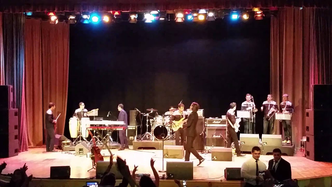 Mohsen Yeganeh - Ahay Khabar Nadari (live in London)