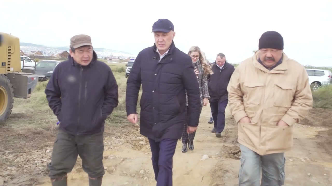 Дамба за четыре дня. Поселье спасают от большой воды