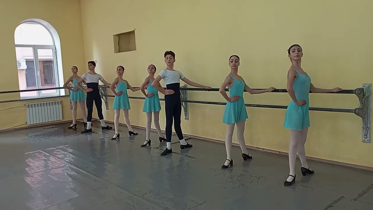 Плие.4/8 класс.Ереванский хореографический колледж.Педагог Ирина Мкртумян.