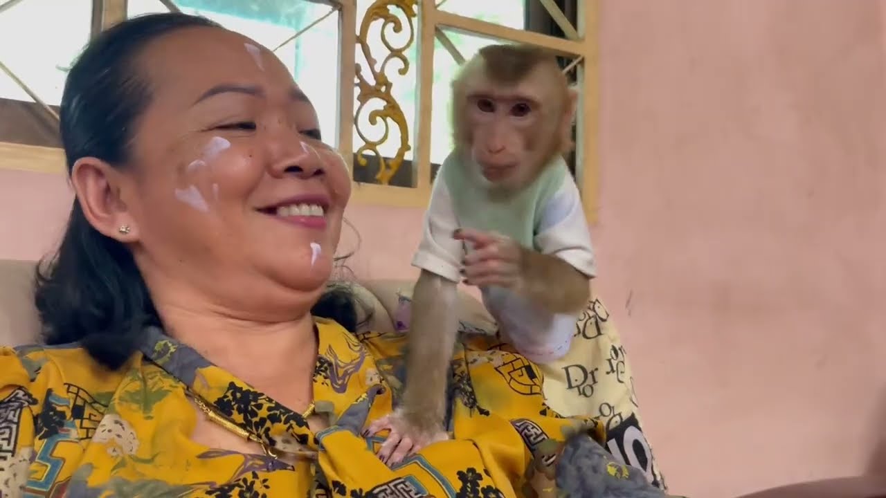 [Oops..] Miss Jasmine skincare for her lovely grandma 