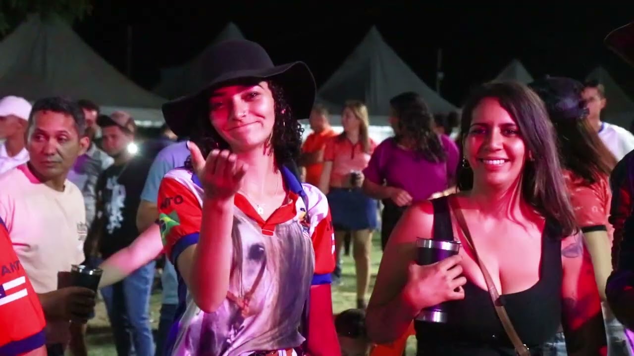 O BICHEIRO E ANNY CRUZ AO VIVO NA CAVALGADA EM LAGAMAR - IGAPORÃ BA