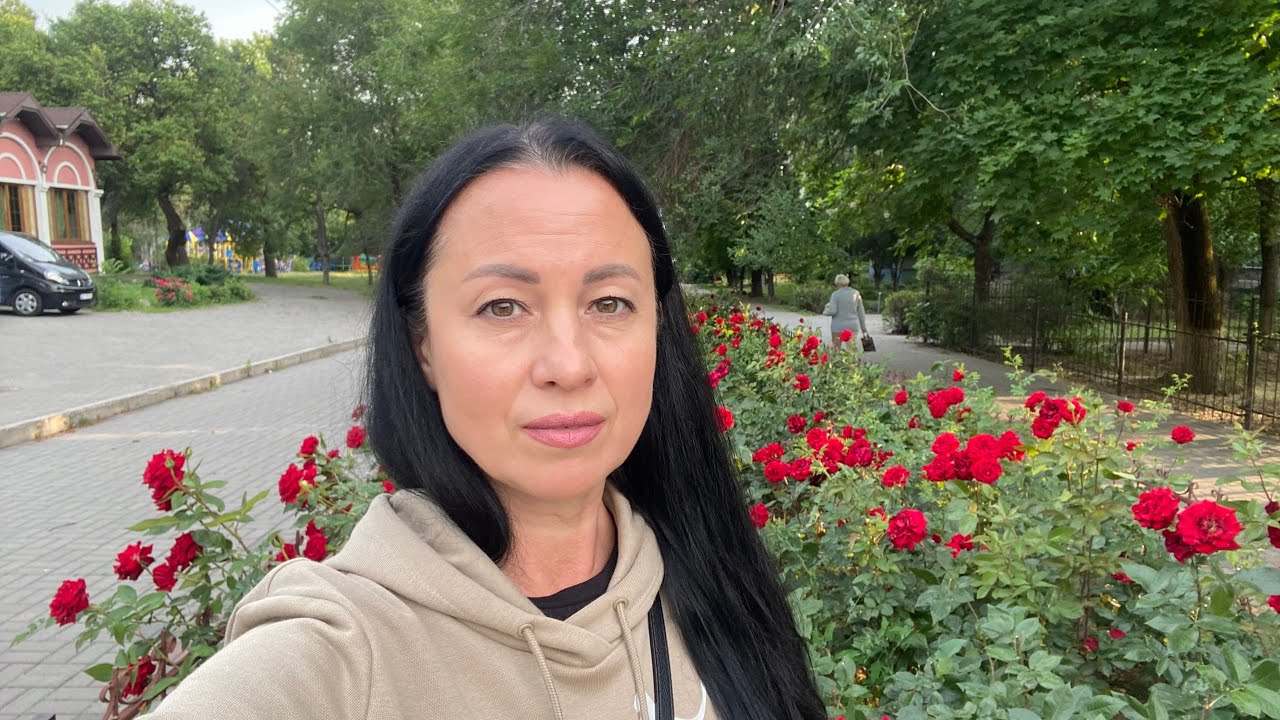 ЗАПОРОЖЬЕ | Аллея роз, летят шахеды, куда спрятаться