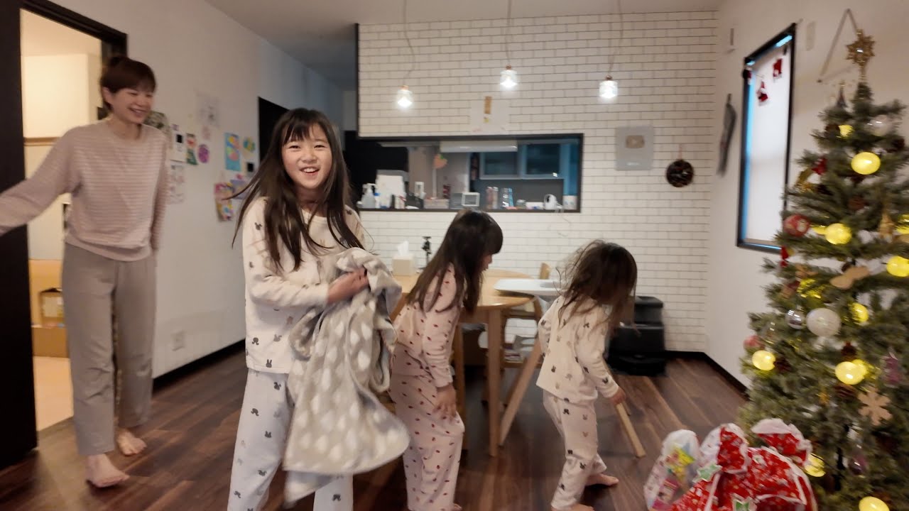 サンタきた！！クリスマスパーティーと翌朝の反応