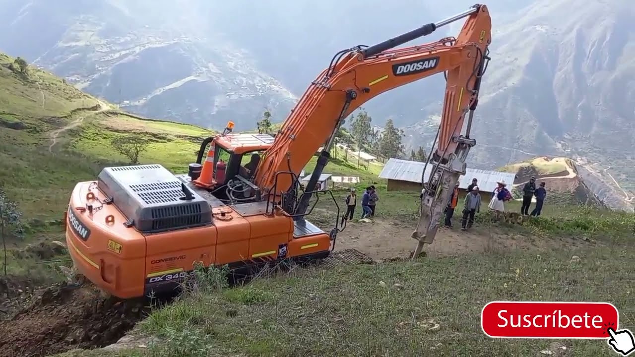 EXCAVADORA CON MARTILLO HIDRAULICO