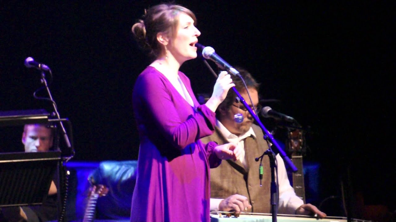 Emily Smith - Silver Tassie (Transatlantic Sessions, Feb 2013)