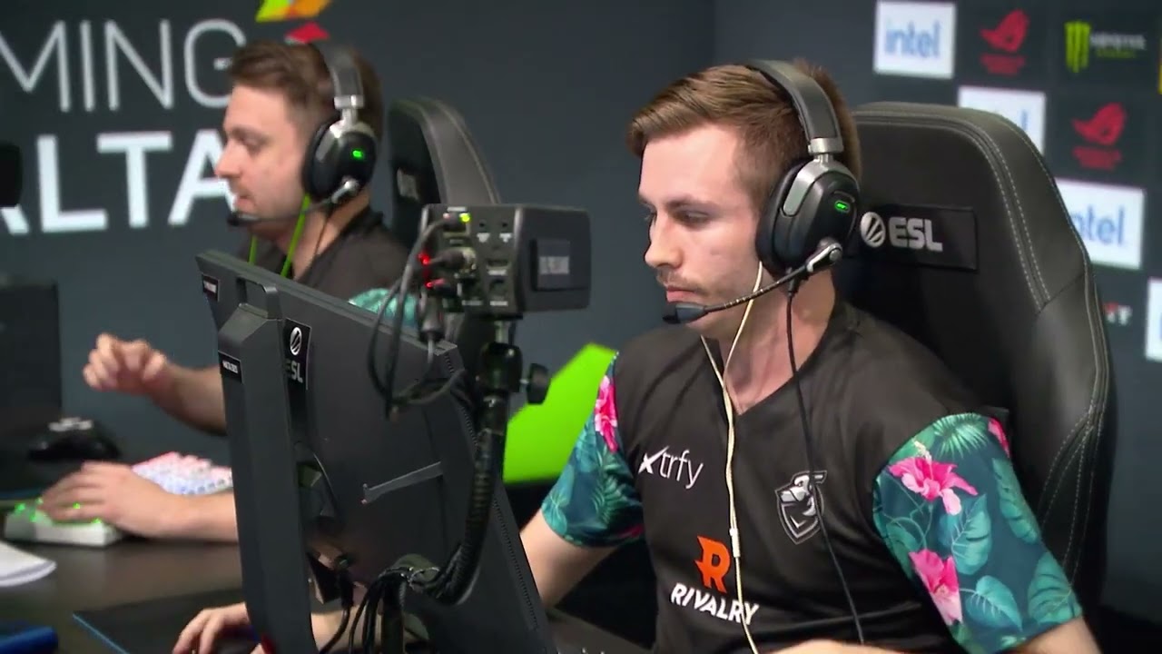 ZywOo mata a cuatro con la AWP