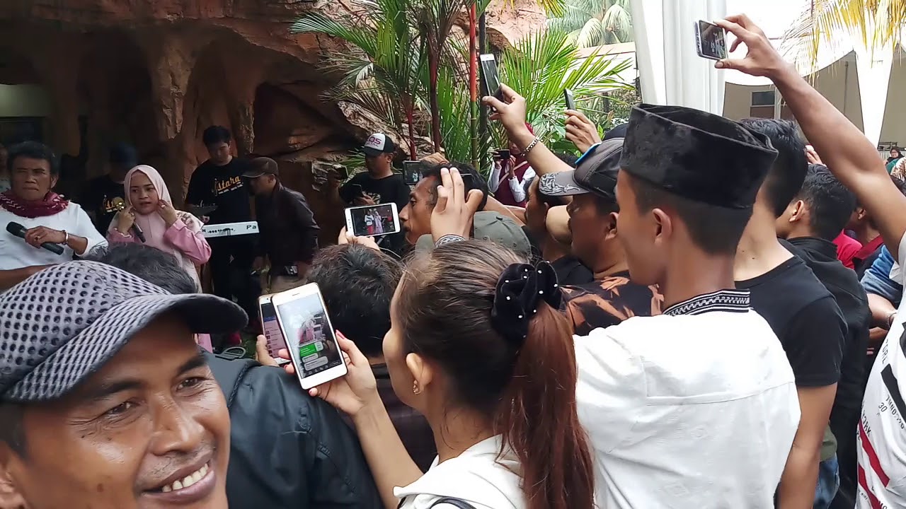 DAWAI ASMARA.. Duet Ikke Nurjanah dan Rhoma Irama