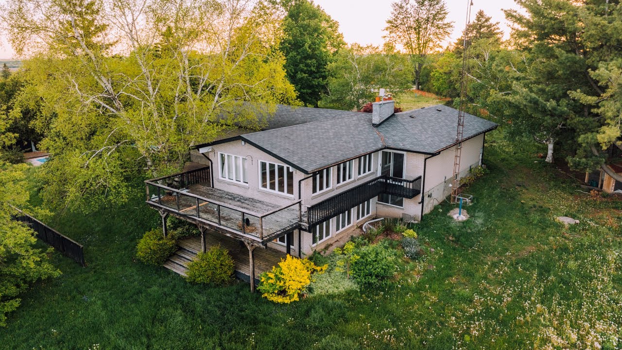 I Found an ILLEGAL Grow op Inside this Abandoned 1960 Estate Home *WHERE DID THEY GO??*