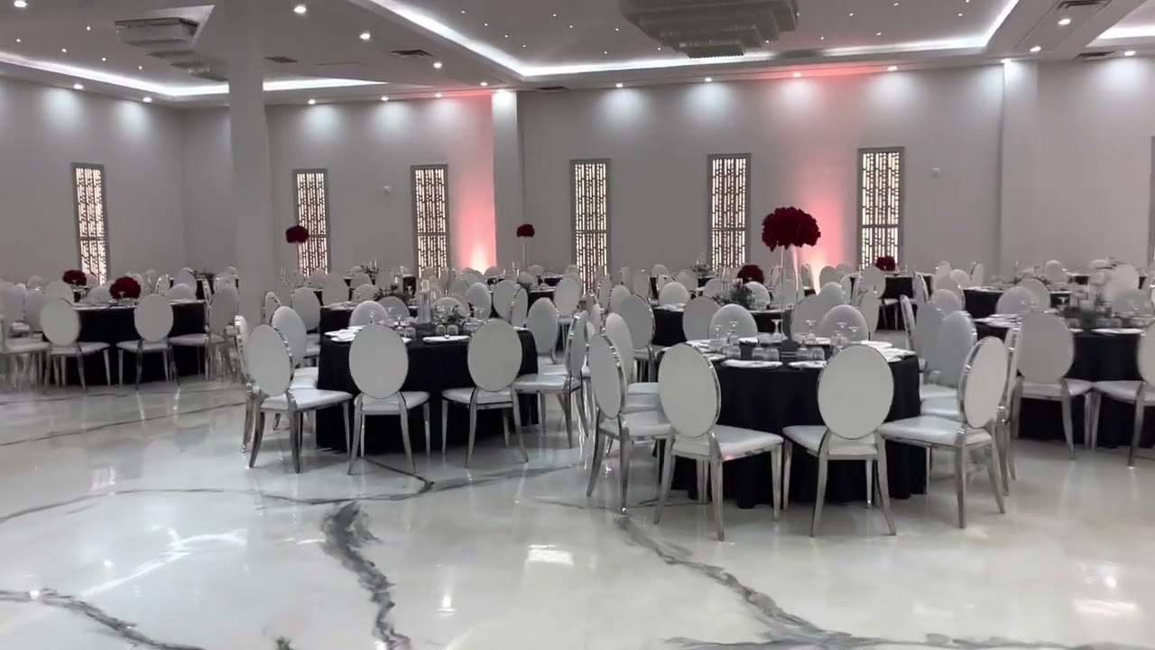 Black & white & red wedding decor