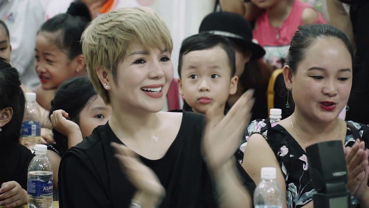 team RUNI HOTKIDS 01 đến thăm v&agrave; tặng qu&agrave; tại trung t&acirc;m chất độc m&agrave;u da cam/ Dioxin Đ&agrave; Nẵng