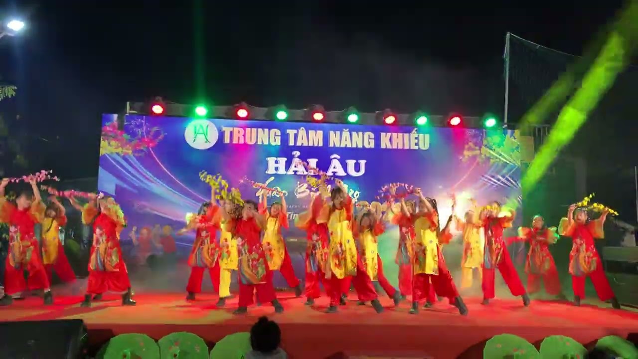 tết cùng em 
