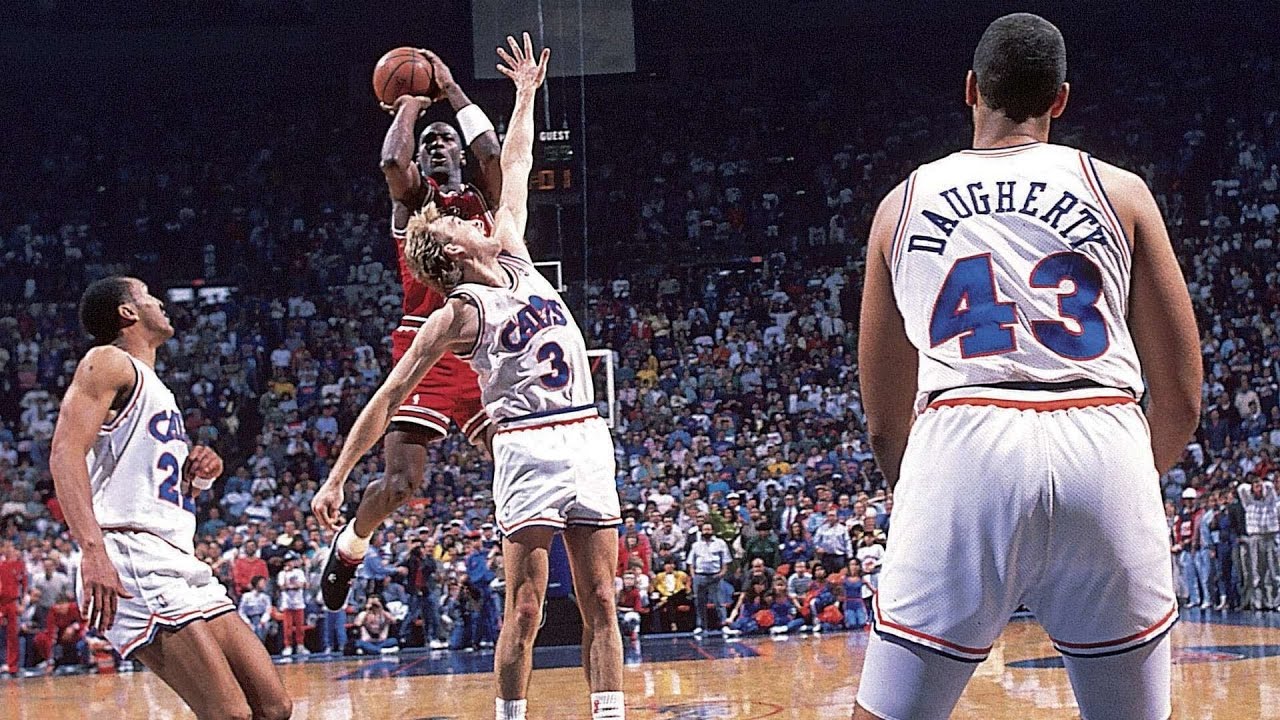 THE SHOT!!  1989 NBA Playoffs Bulls @ Cavs Round 1 Game 5 4th Q