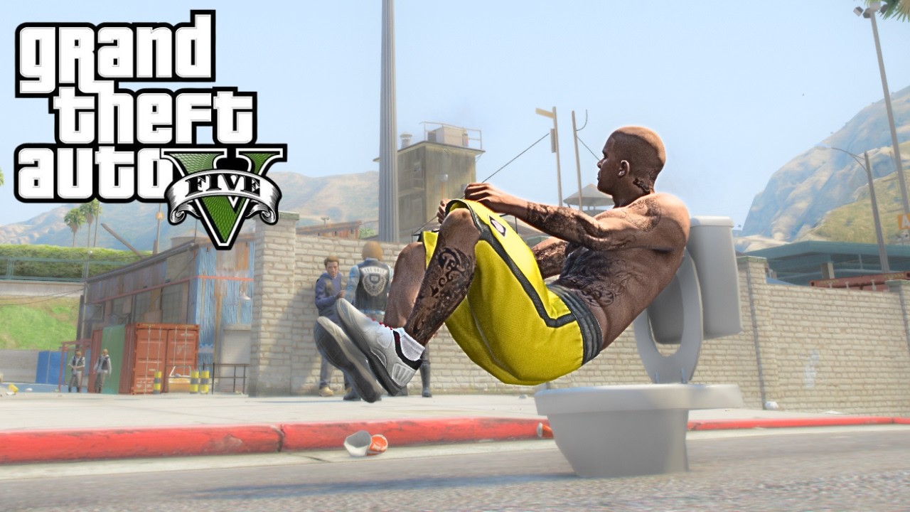 Driving a Toilet Car in GTA 5! 🚽