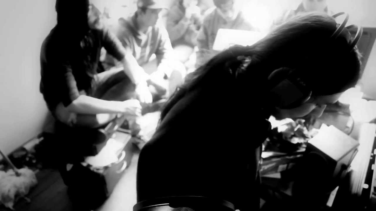 Realidad Mental - En Mis Calles de Papel (2012) (Video Oficial)