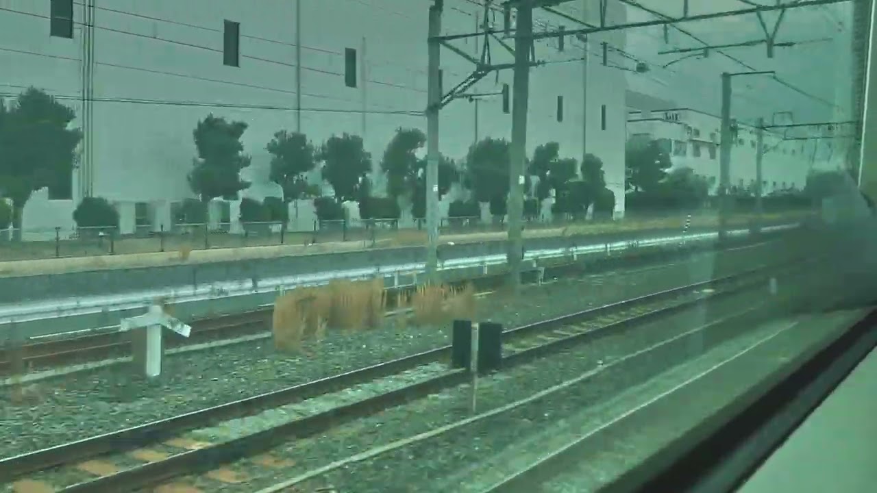 サンダーバード27号　新大阪駅出発