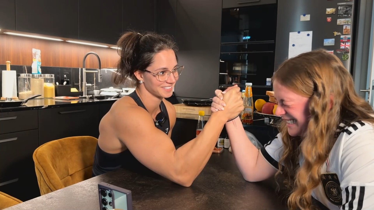 IRL: Cooking w/ @vladigalagan 🇨🇿 Prague | !eurotrip Day 61