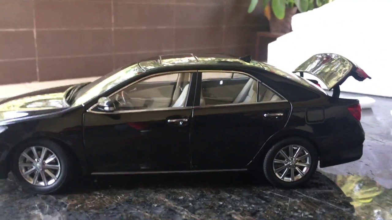 Diecast Unboxing-2012 Toyota Camry 1/18 paudi models