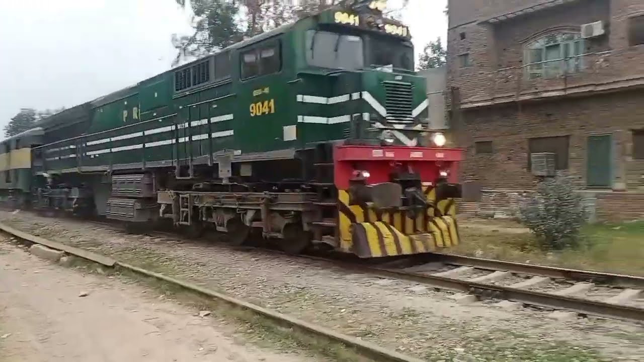 46 Don Pakistan express Faisalabad to Multan | lead geu 40 power full locomotive | Pakistan railway 
