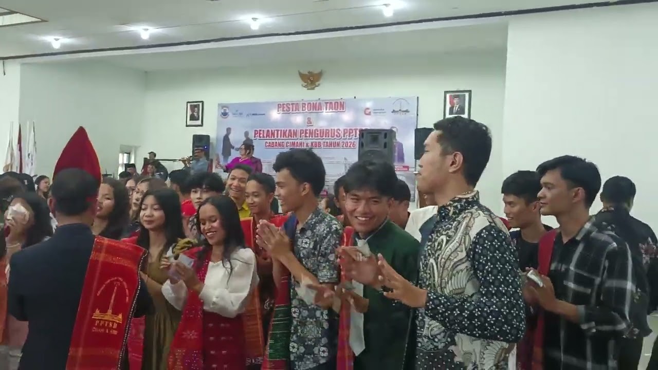 Luar biasa ramenya akka naposo penerus marga Sinaga PPTSB CIMAHI KBB baik boru & bere semua kompak 