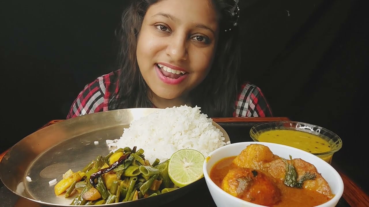 Eating Show - Rice, Spicy egg curry, peyaj koli aloo vaja, dal | big bites| Poulamieatingshow
