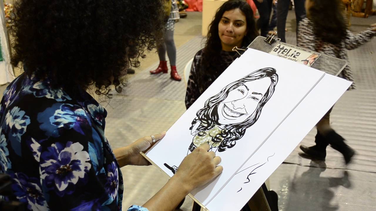 Caricatura - Regina André desenhando Rose