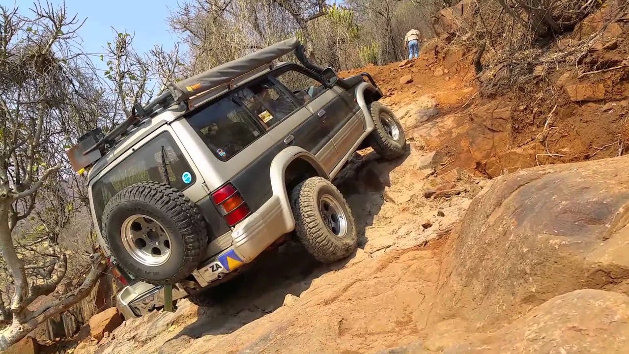 Pajero goes up Briekmerk