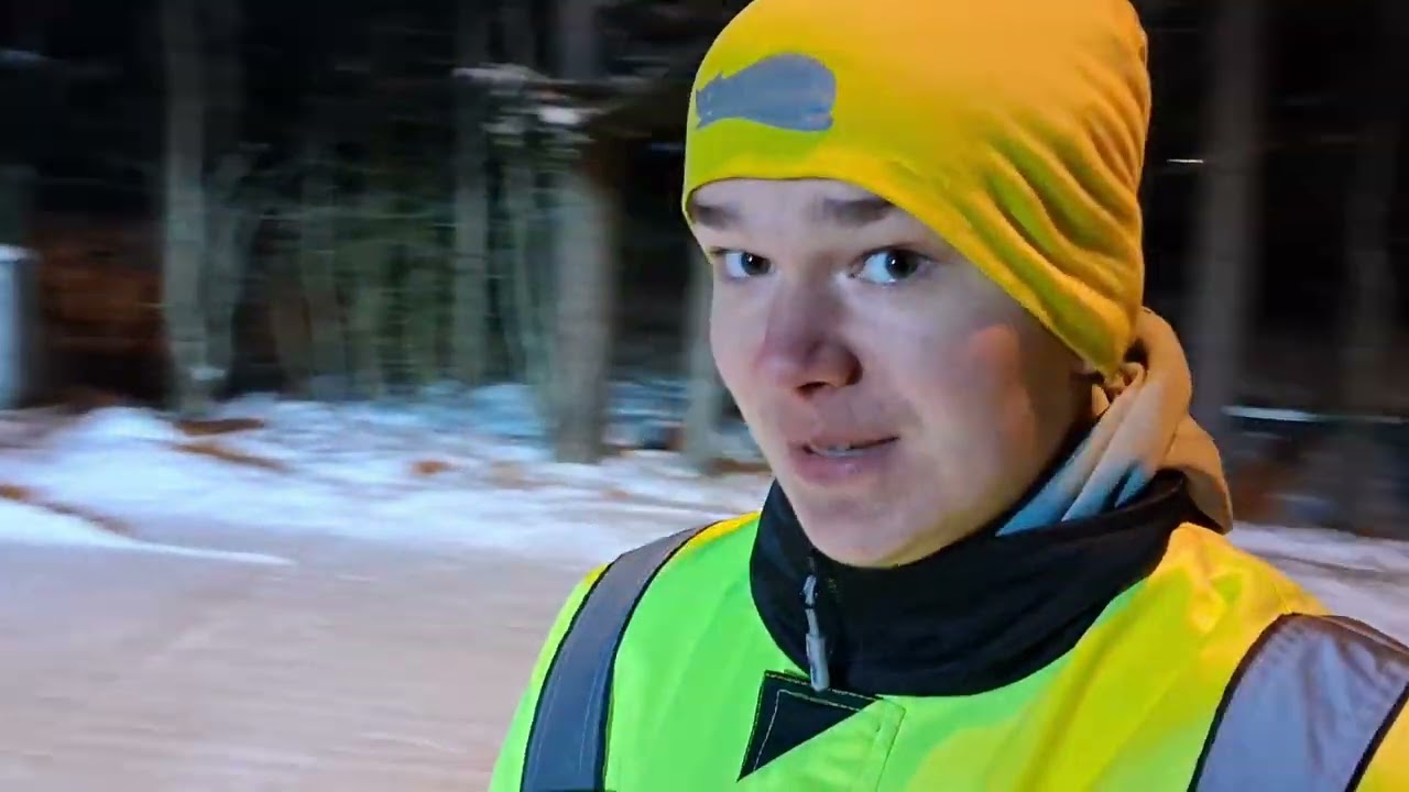 LeeviService: Penkan lohkomista ja kevyttä aurausta Sisu-Valmet 865 Turbolla🇫🇮🚜💪😎🤩