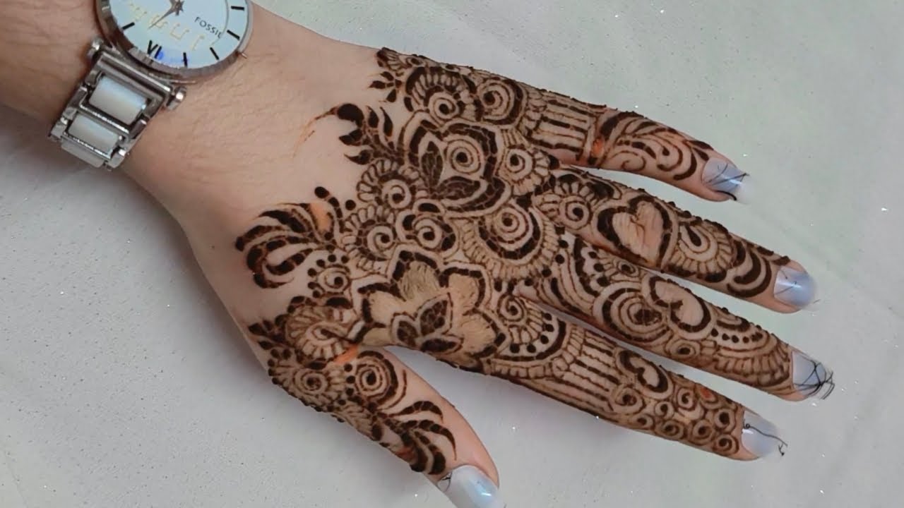 Elegant Floral Back Hand Mehndi 🌸 | Simple Yet Royal Look#mehndi #shorts 