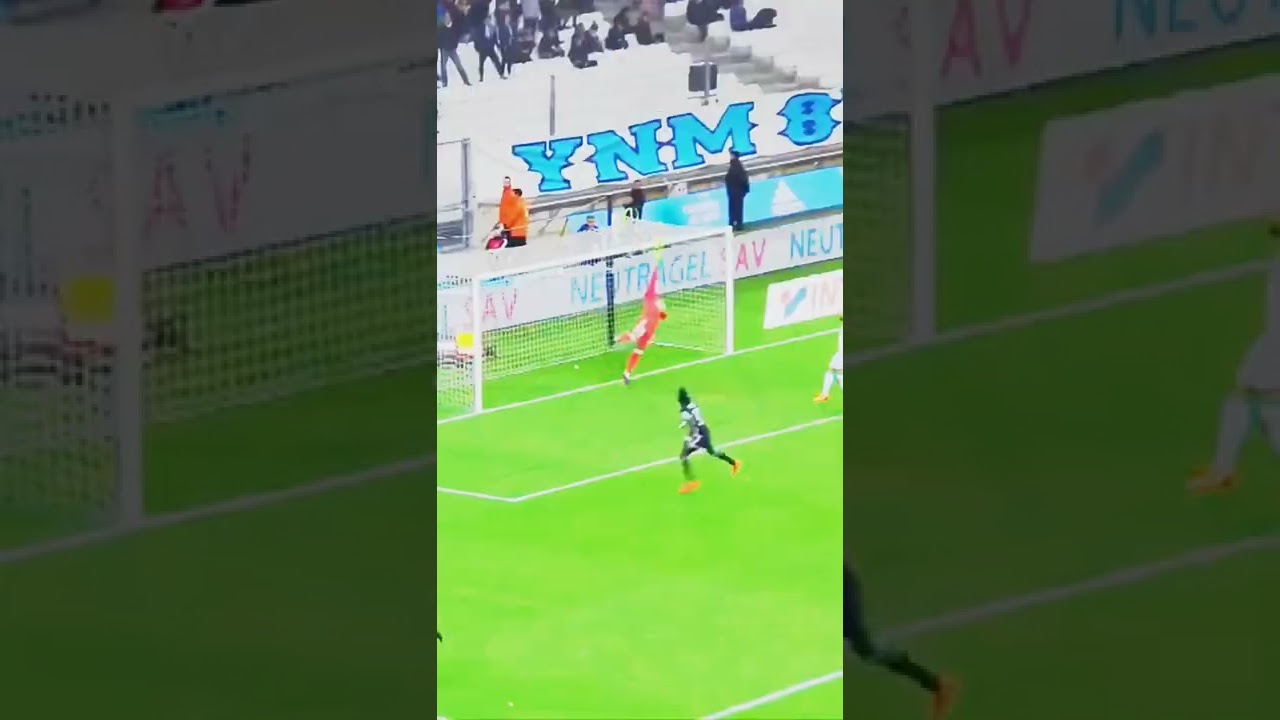 Mandanda goal 🔥