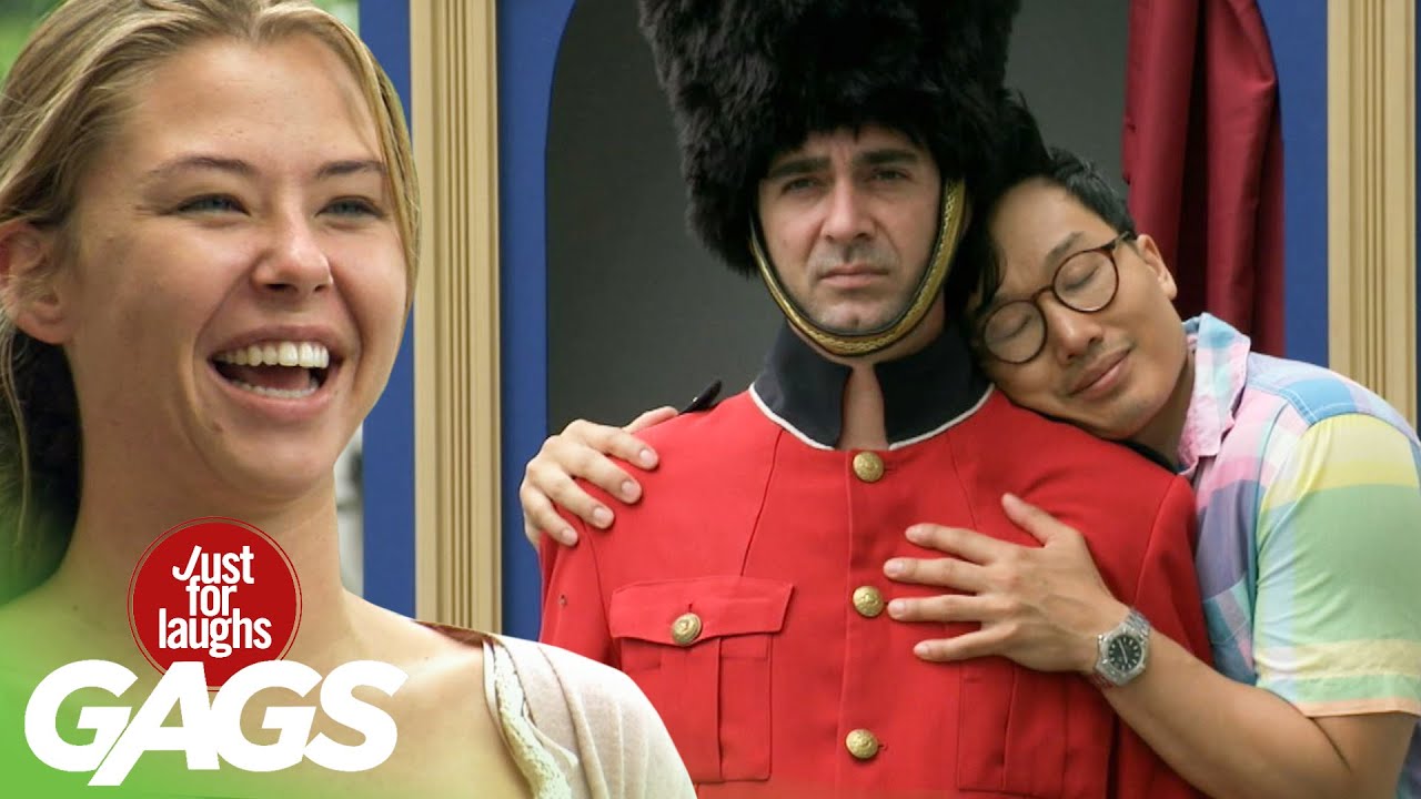 Royal Guard Breaks Tradition For a Good Time