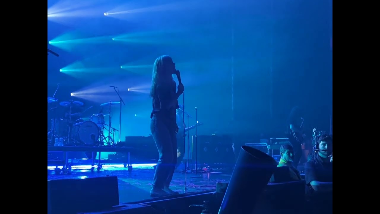 Paramore - Crystal Clear by Hayley Williams -- recorded from barricade @Hard Rock Live Hollywood
