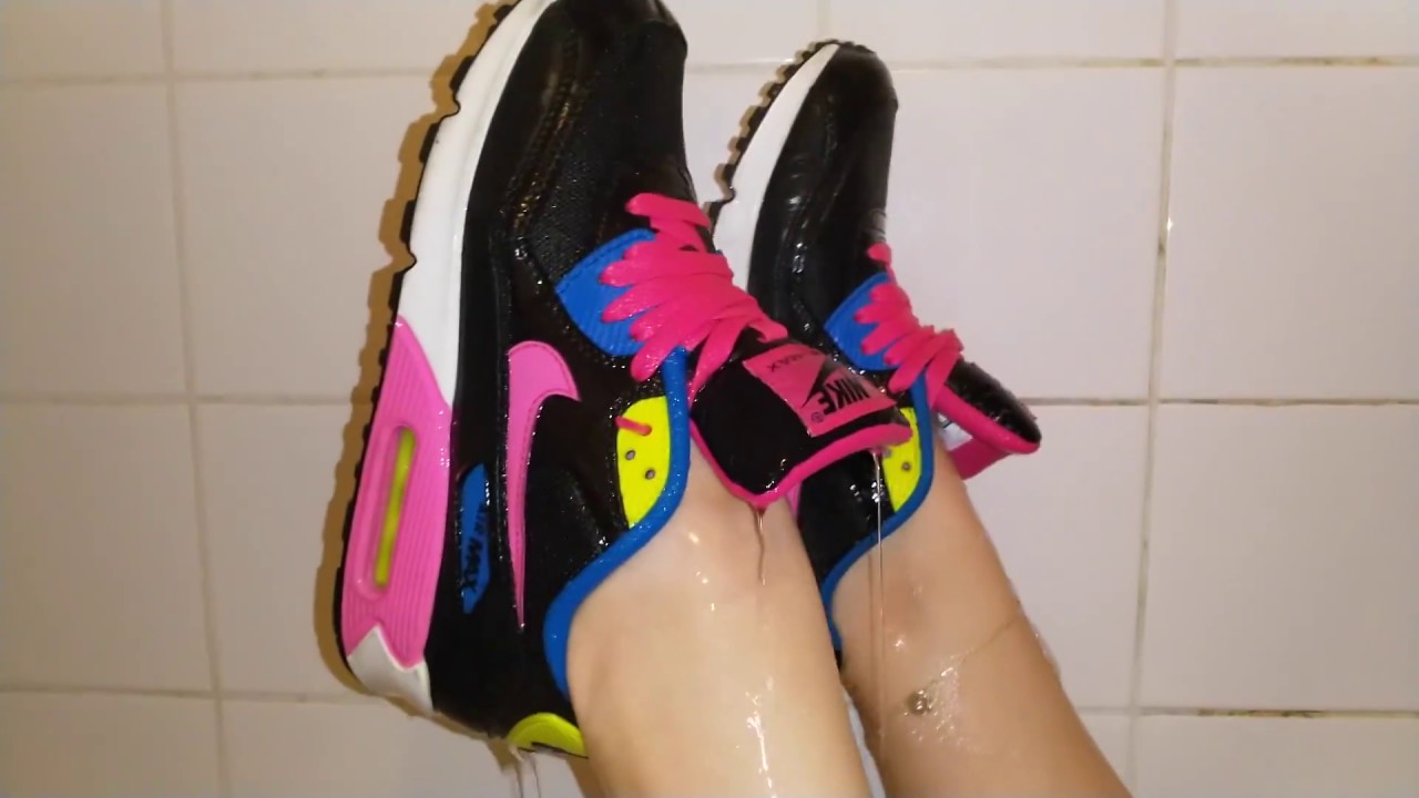 Her Nike Airmax in bath