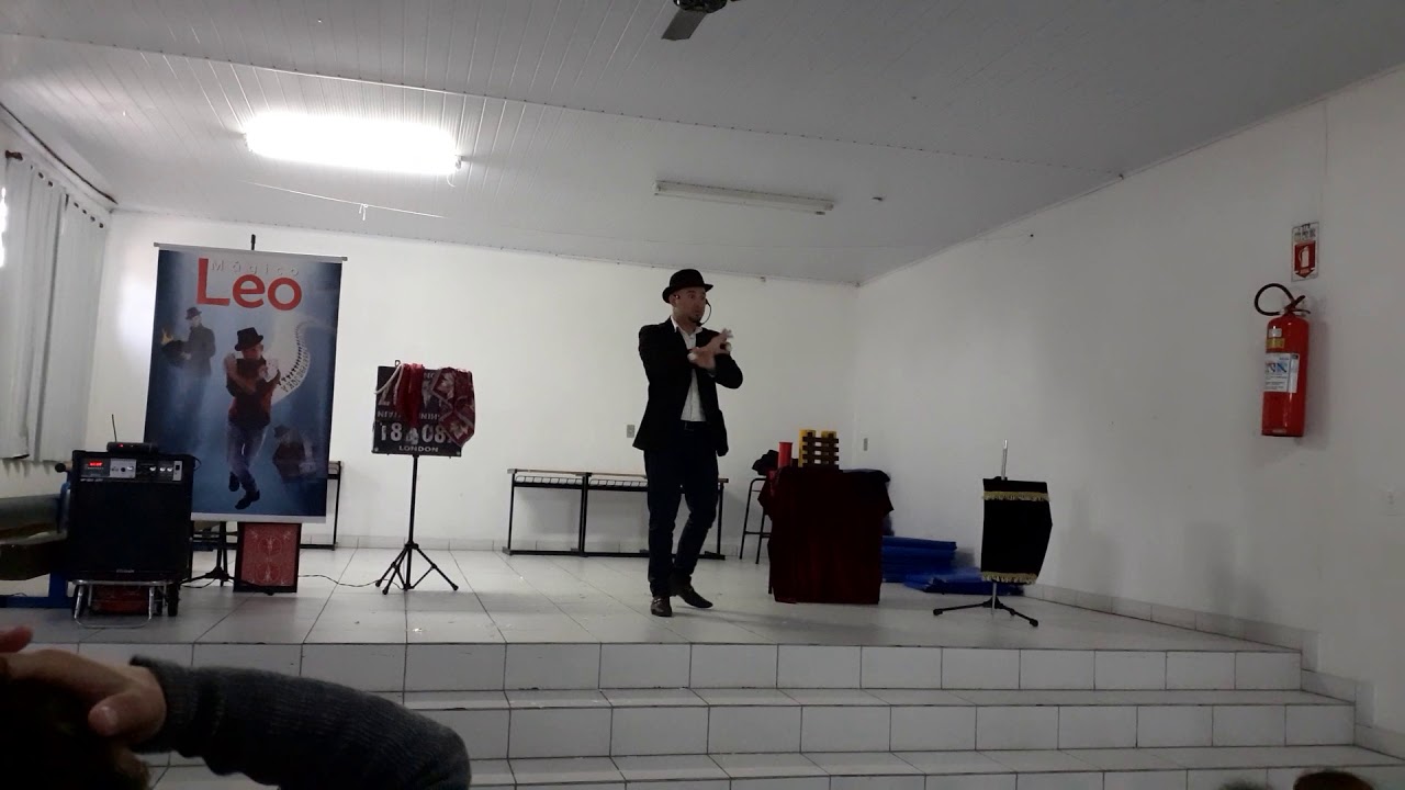 Apresentação do Mágico Leo