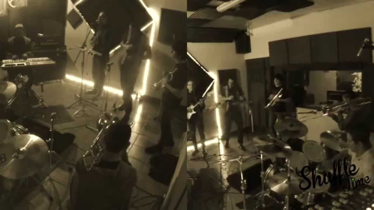 Shuffle Time - Solo me pide (EX ensayo en vivo)