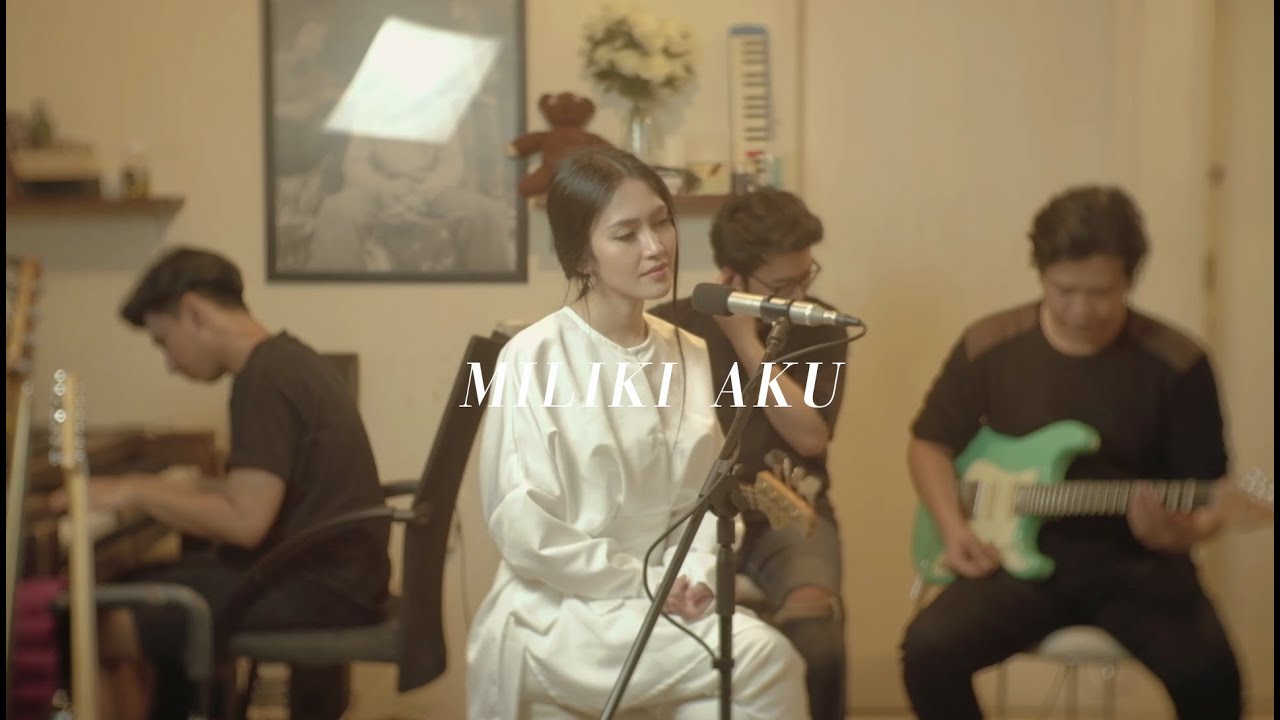 Deanda - Miliki Aku (Live Session with Roommate Project)