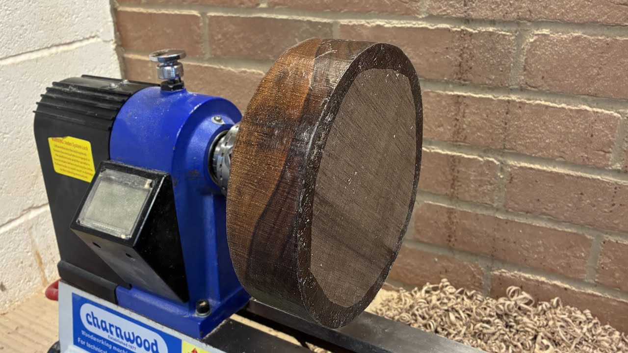 Black Walnut Bowl - Wood turning