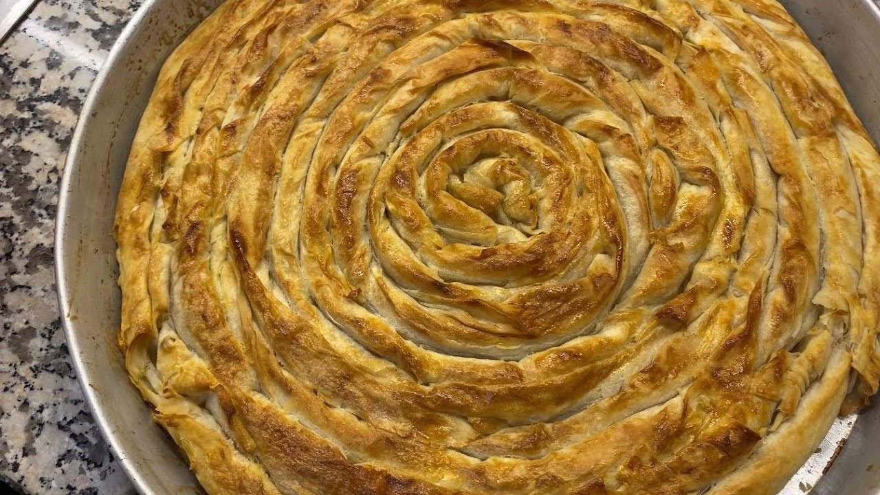 El açması tadında patatesli tepsi böreği | yanında olmazsa olmazı çay |