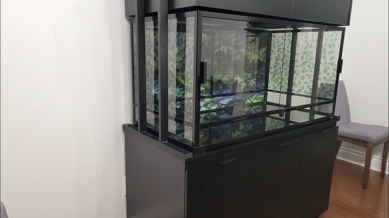 Indoor Hermann's tortoise enclosure : Day 5 Adding privacy film background and handles