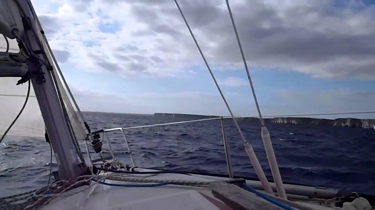 DUFOUR 1800 (VITO) VERSUS WAUQUIEZ CENTURION 32, UNA AMISTOSA REGATA DE MAHÓN A CALA´N PORTER.