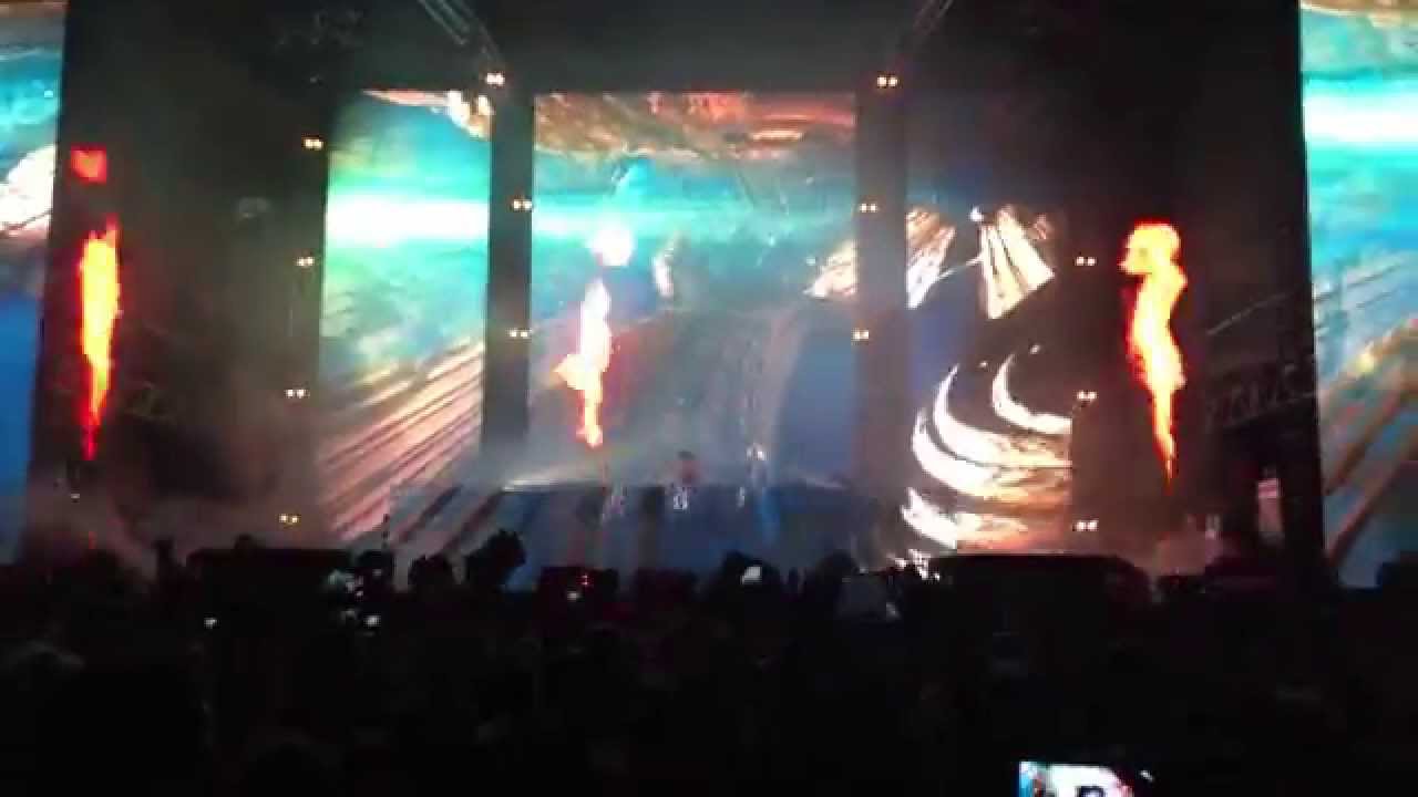 Avicii − For A Better Day @Future Music Festival Brisbane 2015